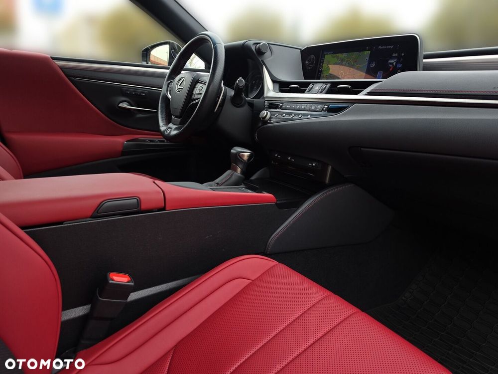 Lexus ES 300h F Sport Edition - 26