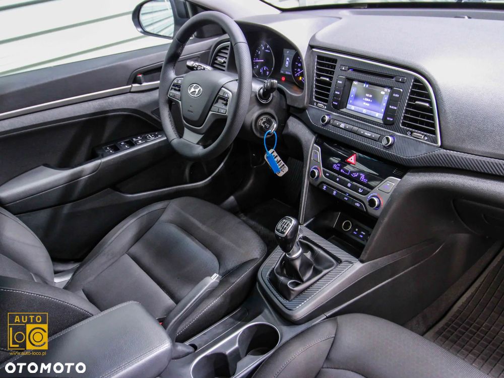 Hyundai Elantra 1.6 Comfort - 14