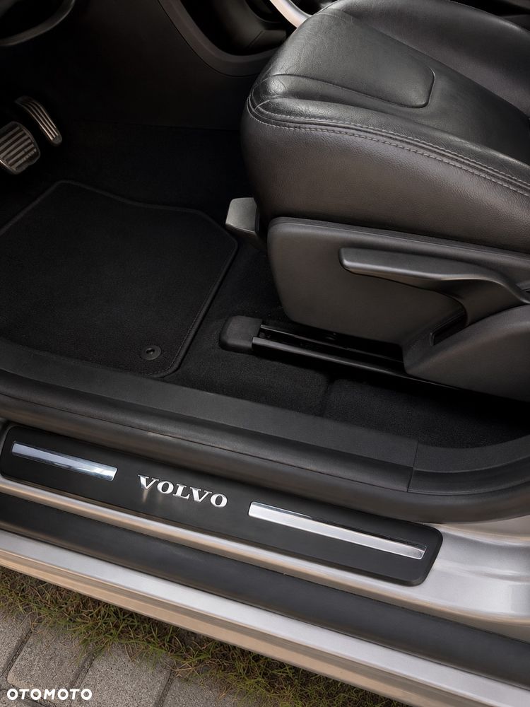 Volvo XC 60 D4 Geartronic Momentum - 14