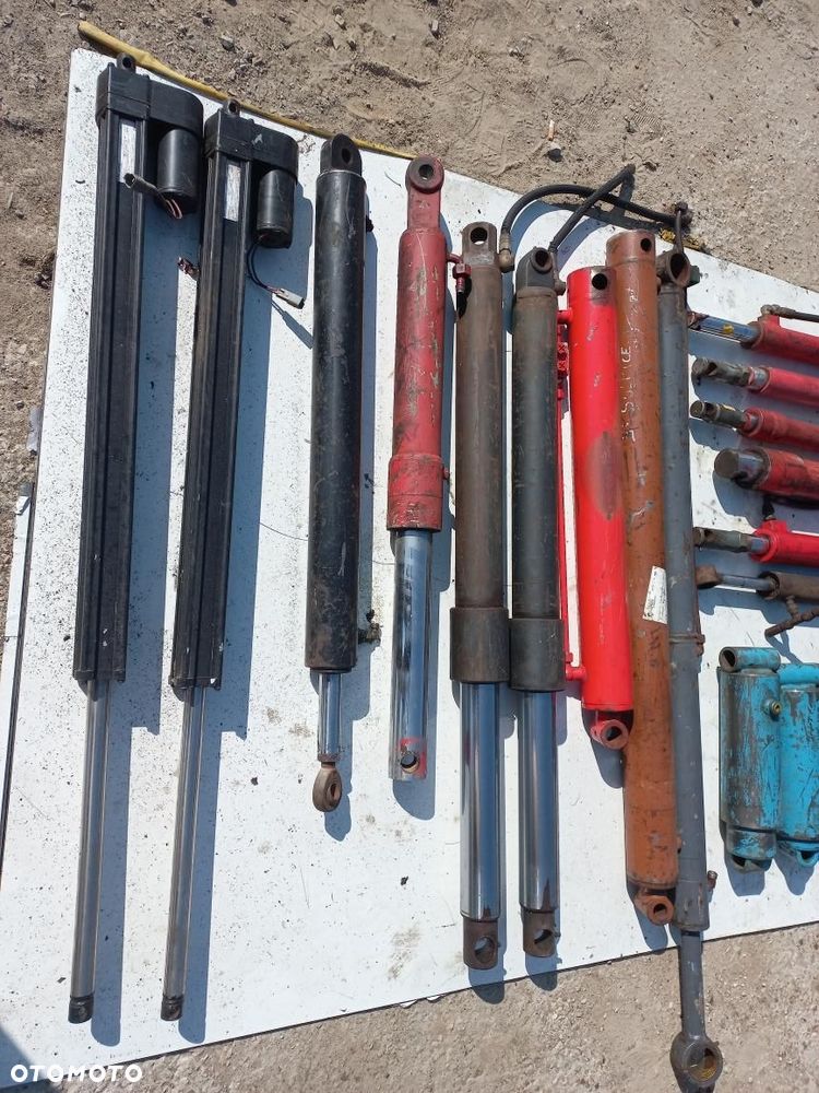 Siłowniki hydrauliczne ,siłownik elektryczny , rury wysypu 45100065,45100029, serta,12719910, hydac M91,M92 ACW021162A,siłownik kabiny massey,3773719m91,tollo linear LA14,quivogne VER04528, 0.9123,330.4 ,A4922096 ,CZUJNIK NACISKU OSI LOAD 969-0075, HYDAC 394488, AMAZONE M80X80 SIŁOWNIK PODNOŚNIKA SAME,DEUTZ HEDRA MF 32,34,36,38,40 - 2