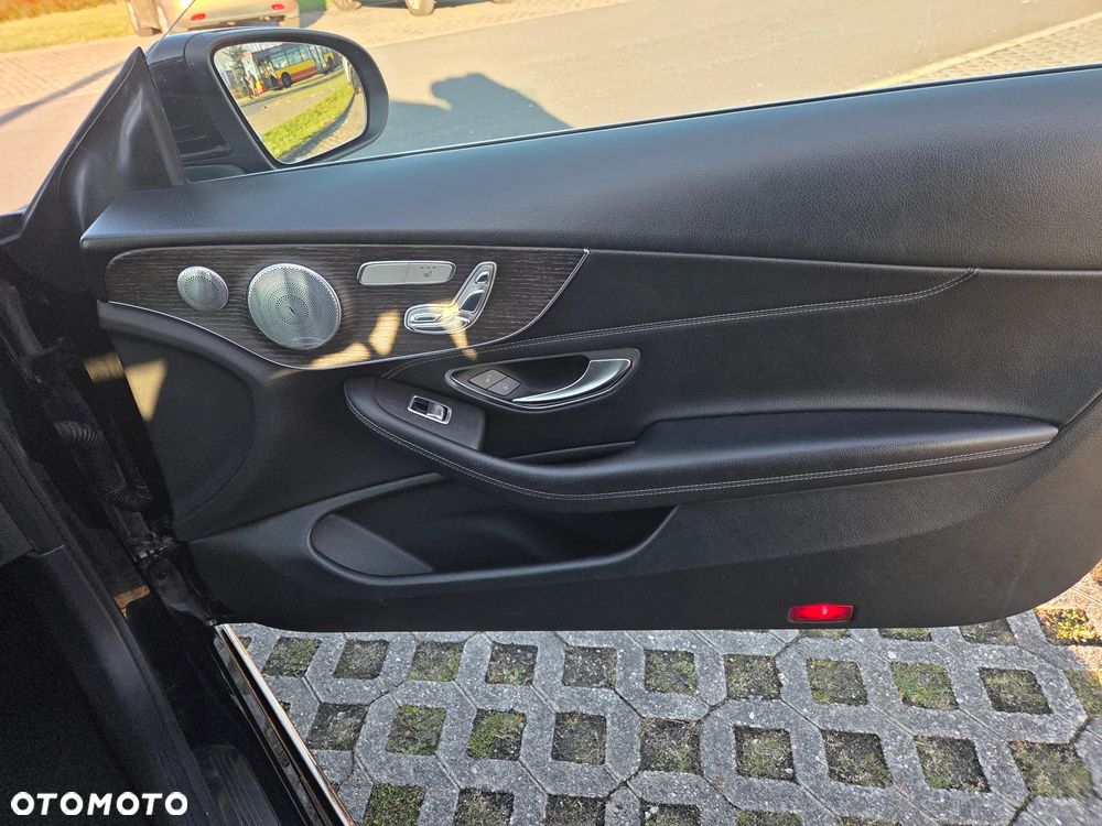 Mercedes-Benz Klasa C 300 4Matic 9G-TRONIC AMG Line Plus - 15