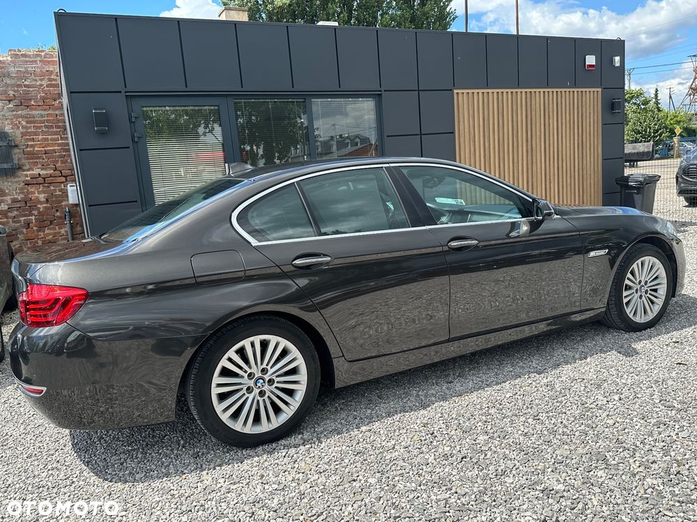 BMW Seria 5 520i Luxury Line - 32