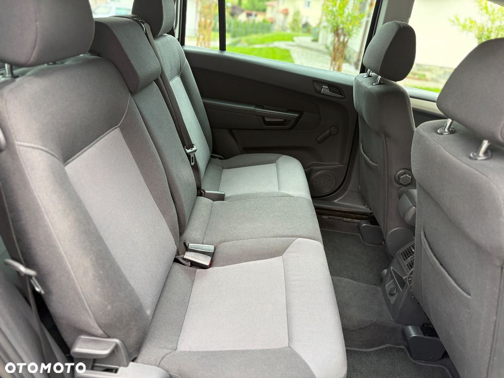 Opel Zafira 1.8 Family - 11