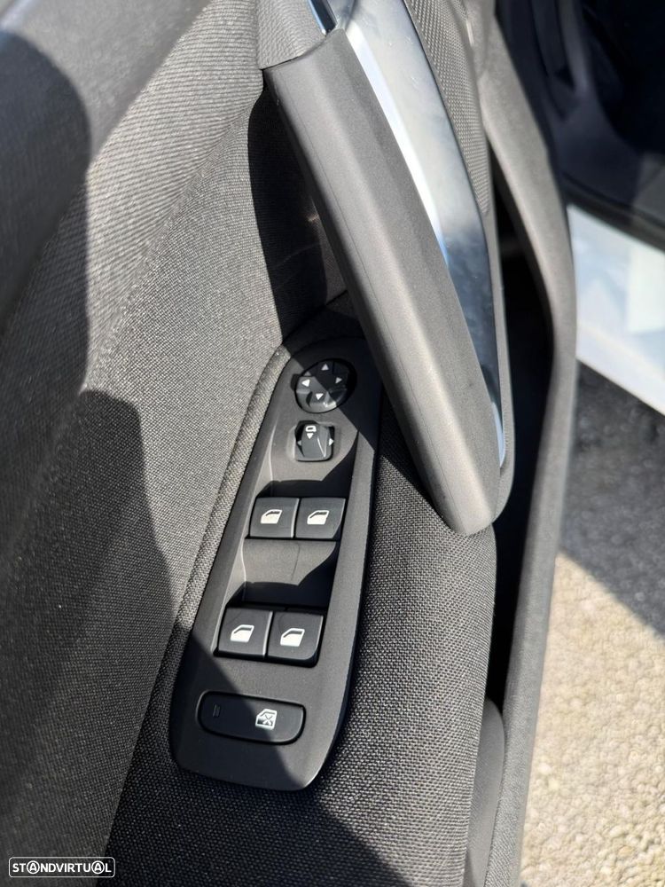 Peugeot 308 SW 1.6 BlueHDi Style - 17