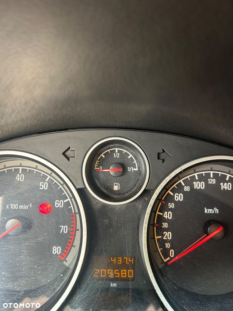 Opel Astra 1.6 - 9