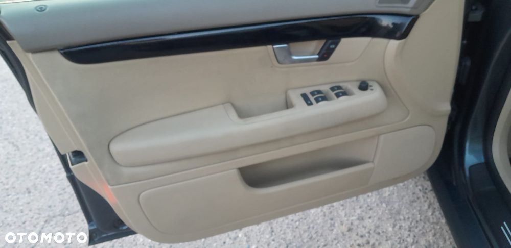 Audi A4 Limousine - 21