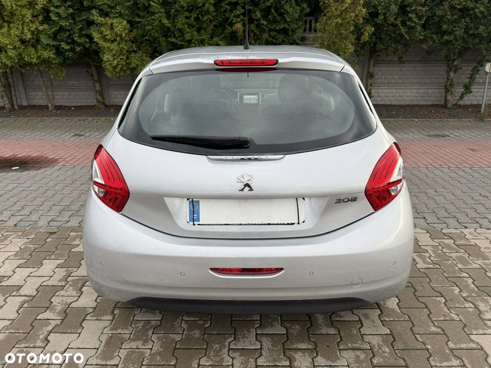 Peugeot 208 - 5