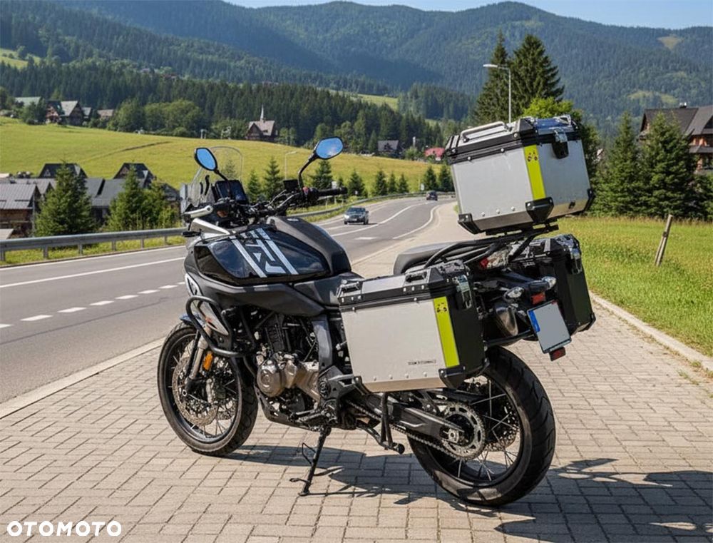 QJMOTOR SRT 600SX - 4