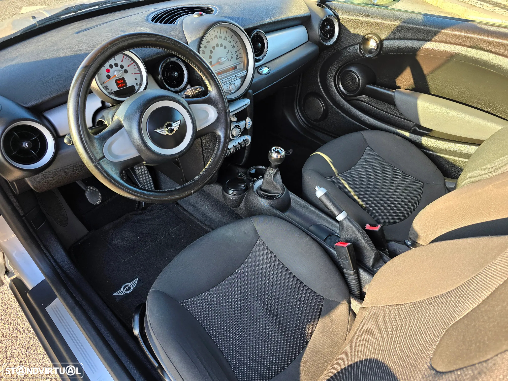 MINI 3 Portas Cooper D - 19