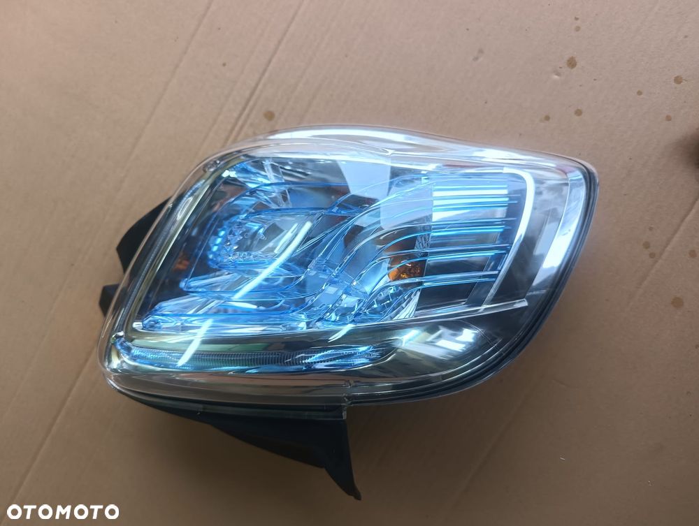 TYLNE LAMPY RENAULT ZOE PRAWA LEWA PRZED LIFT WERSJA EU - 1