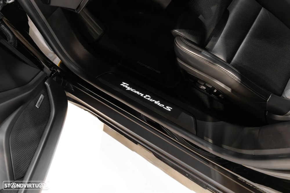 Porsche Taycan Cross Turismo Turbo S - 34
