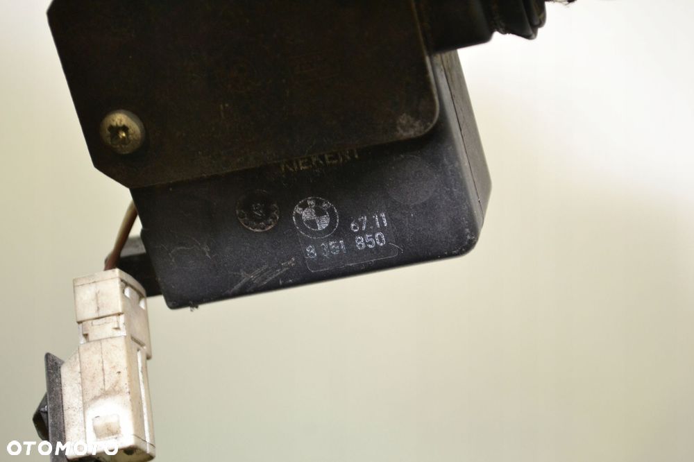 BMW E34 ZAMEK KLAPY BAGAŻNIKA SIŁOWNIK 8351850 - 5