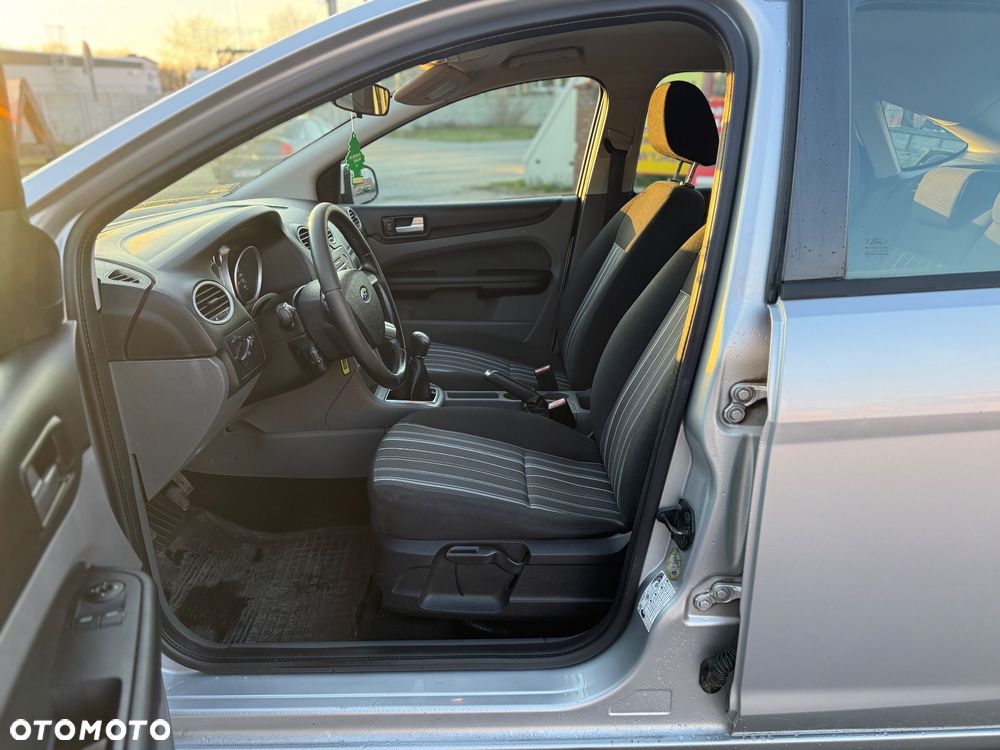 Ford Focus 1.6 TDCi DPF Style+ - 11