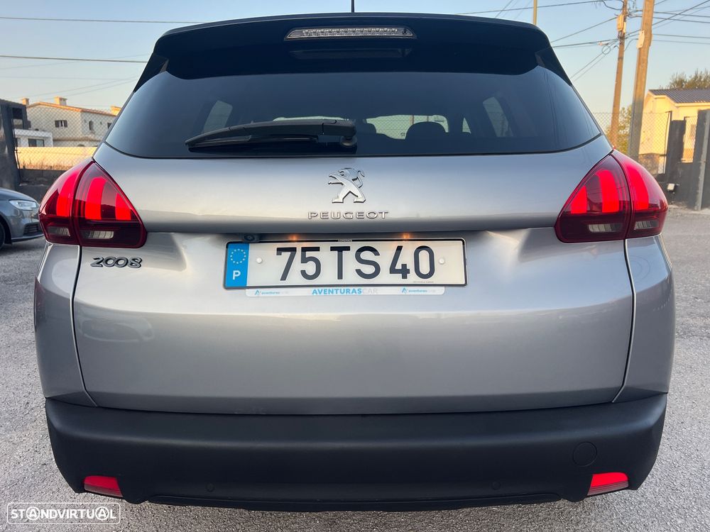 Peugeot 2008 1.2 PureTech Style - 4