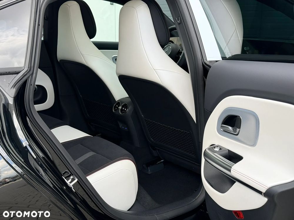 Mercedes-Benz CLA - 35