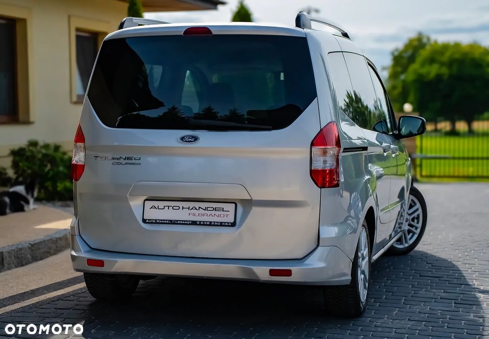 Ford Tourneo Courier 1.5 TDCi Titanium - 17