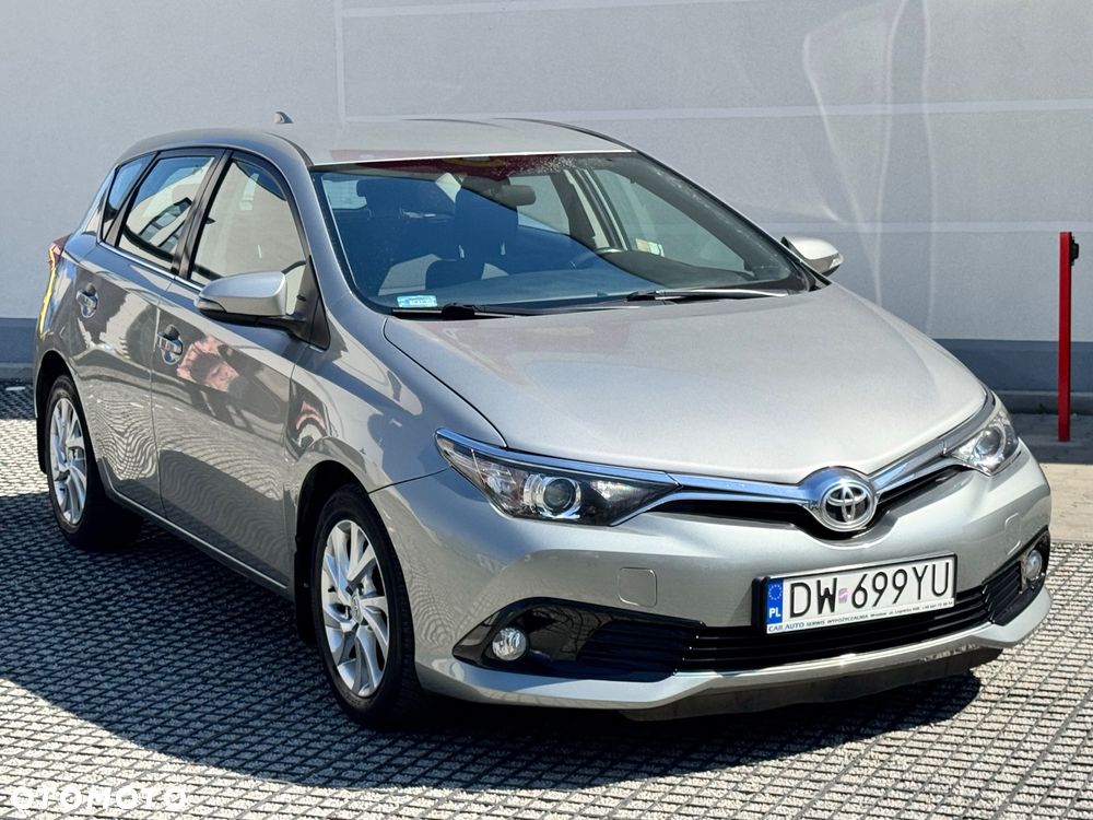Toyota Auris 1.6 Premium MS - 17