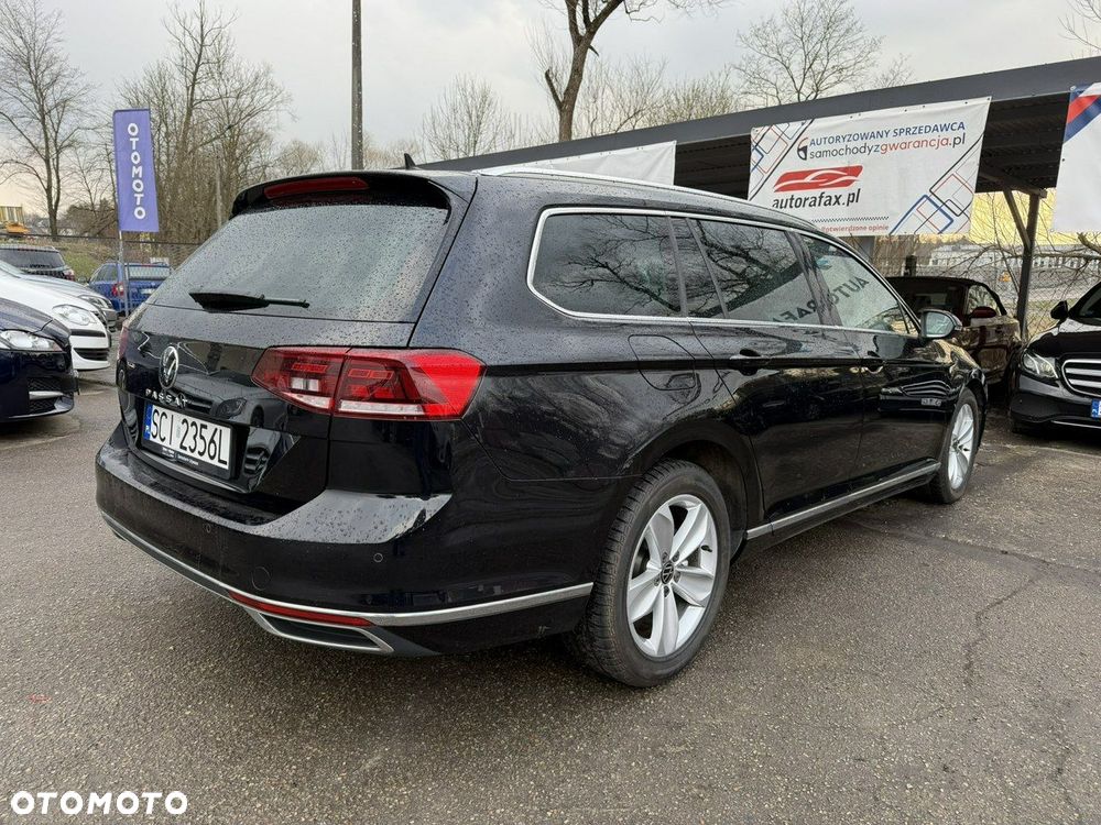 Volkswagen Passat - 11