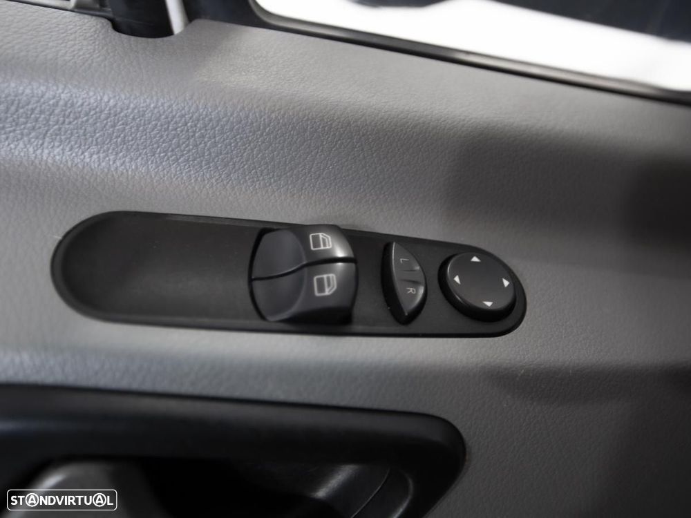 Mercedes-Benz Sprinter 2.1 316 CDI Auto 6Lugares c/iva - 12