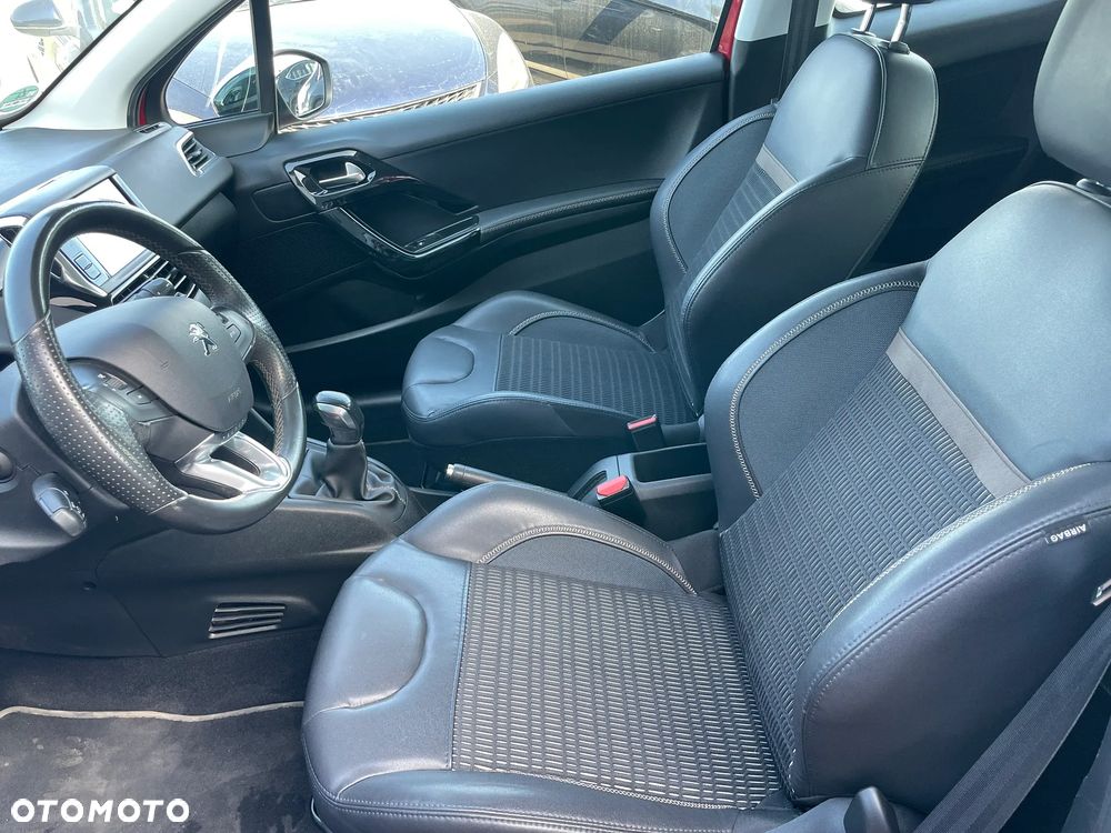 Peugeot 208 PureTech 110 Stop & Start Allure - 2