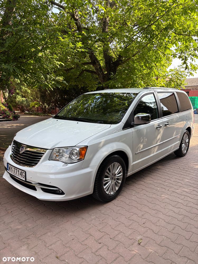 Lancia Voyager 3.6 Platinum - 2