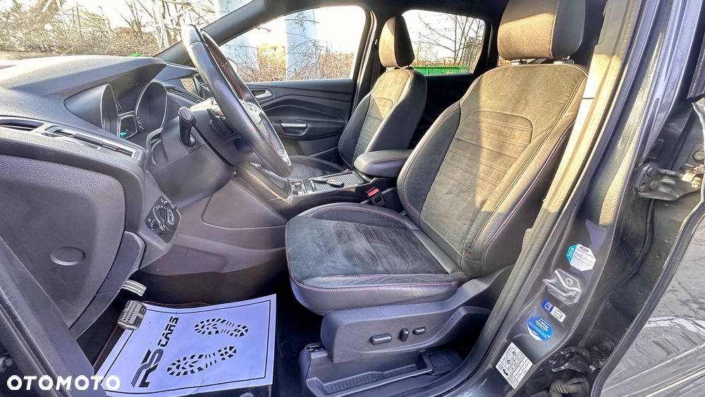 Ford Kuga 2.0 TDCi 4x4 ST-Line - 23