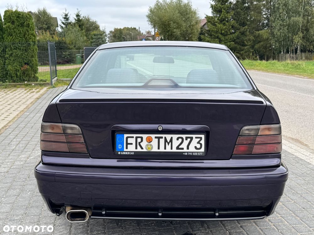 BMW Seria 3 318i - 15