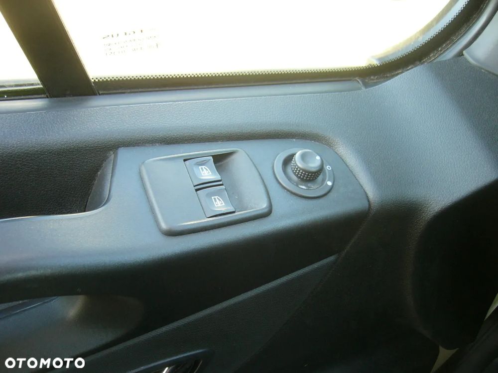 Opel Vivaro Komora chłodnicza VebaBox Panele słoneczne - 23