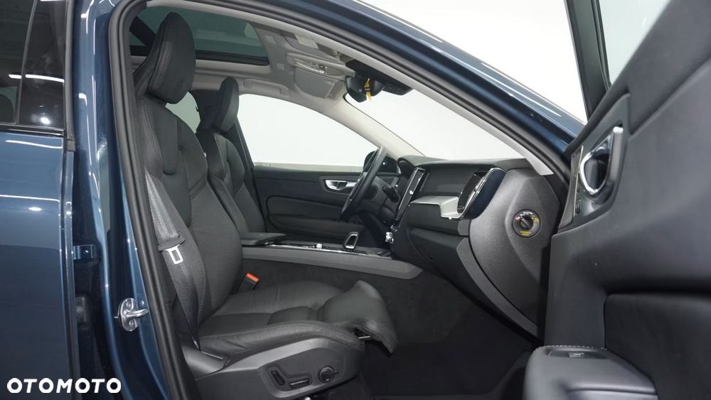 Volvo XC 60 B5 B AWD Plus Dark - 13