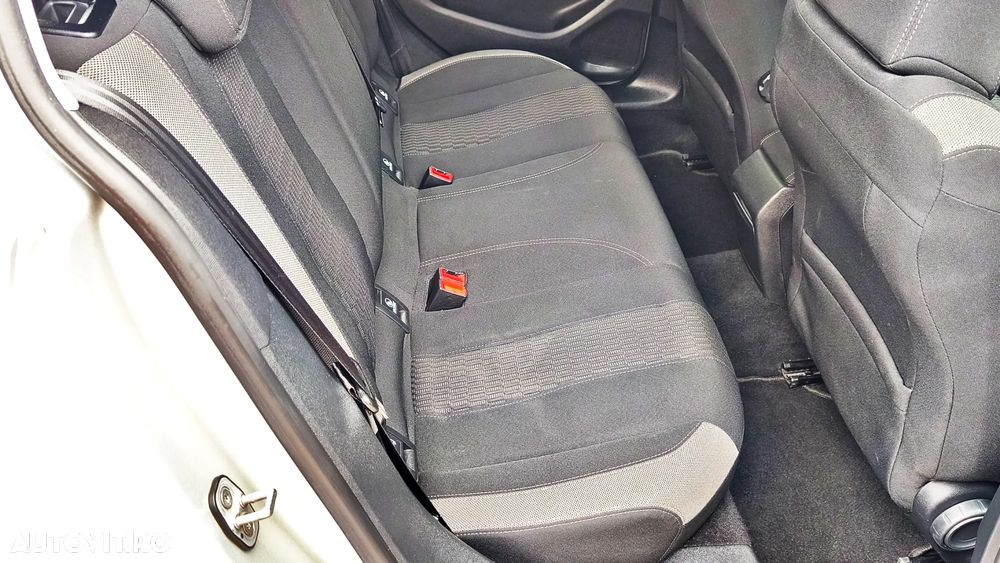 Peugeot 308 PureTech 110 Stop & Start Style - 11