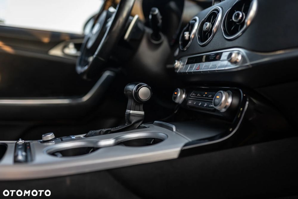 Kia Stinger 3.3 T-GDI AWD OPF GT - 32