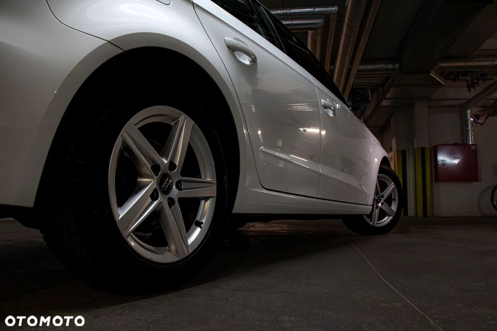 Audi A3 Sportback 35 TFSI S tronic - 13