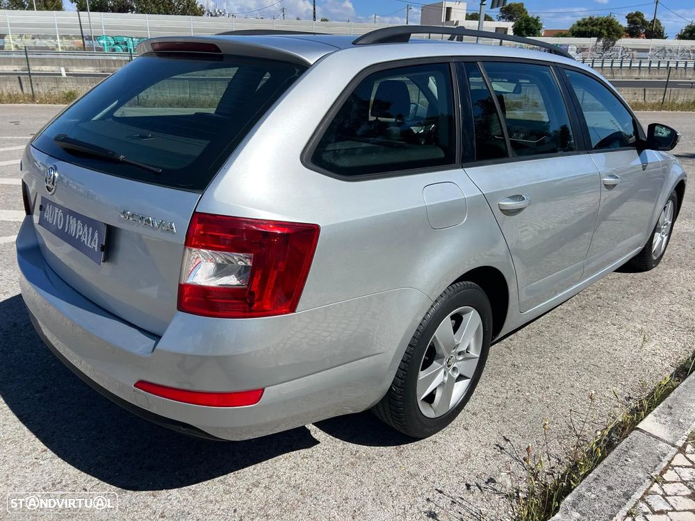 Skoda Octavia Break 1.6 TDi Style DSG - 4