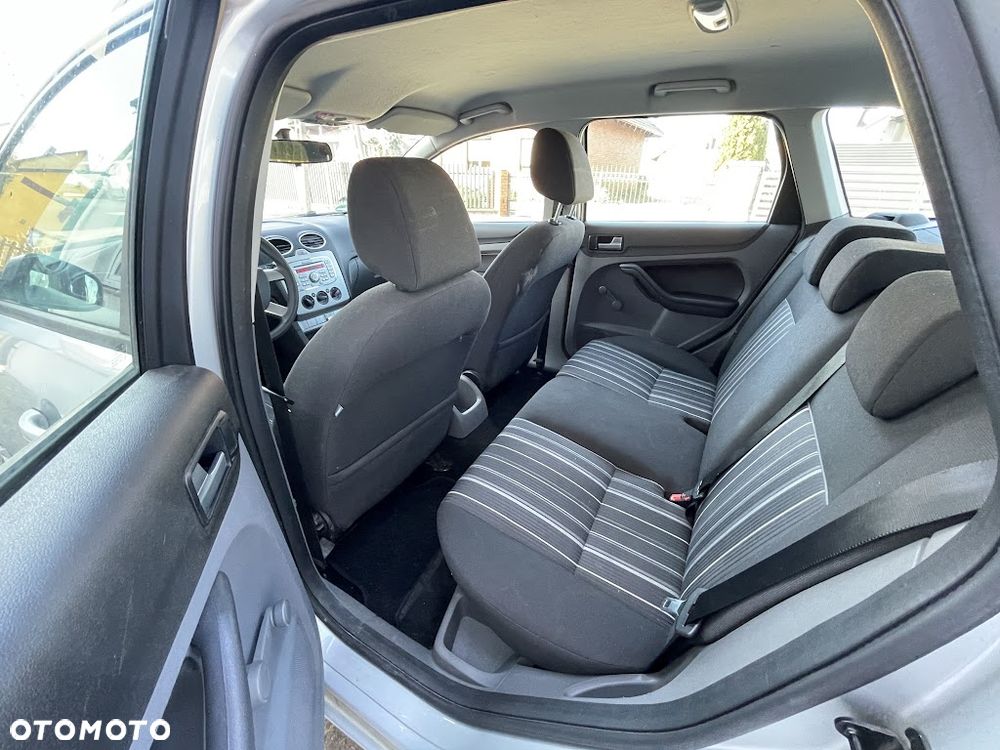 Ford Focus 1.8 Style - 14