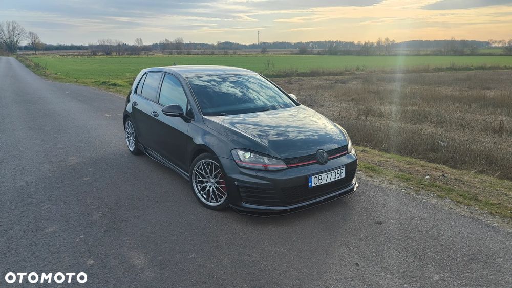 Volkswagen Golf GTI Performance BlueMotion Technology - 1