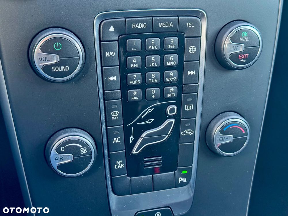 Volvo V40 D2 Momentum - 23