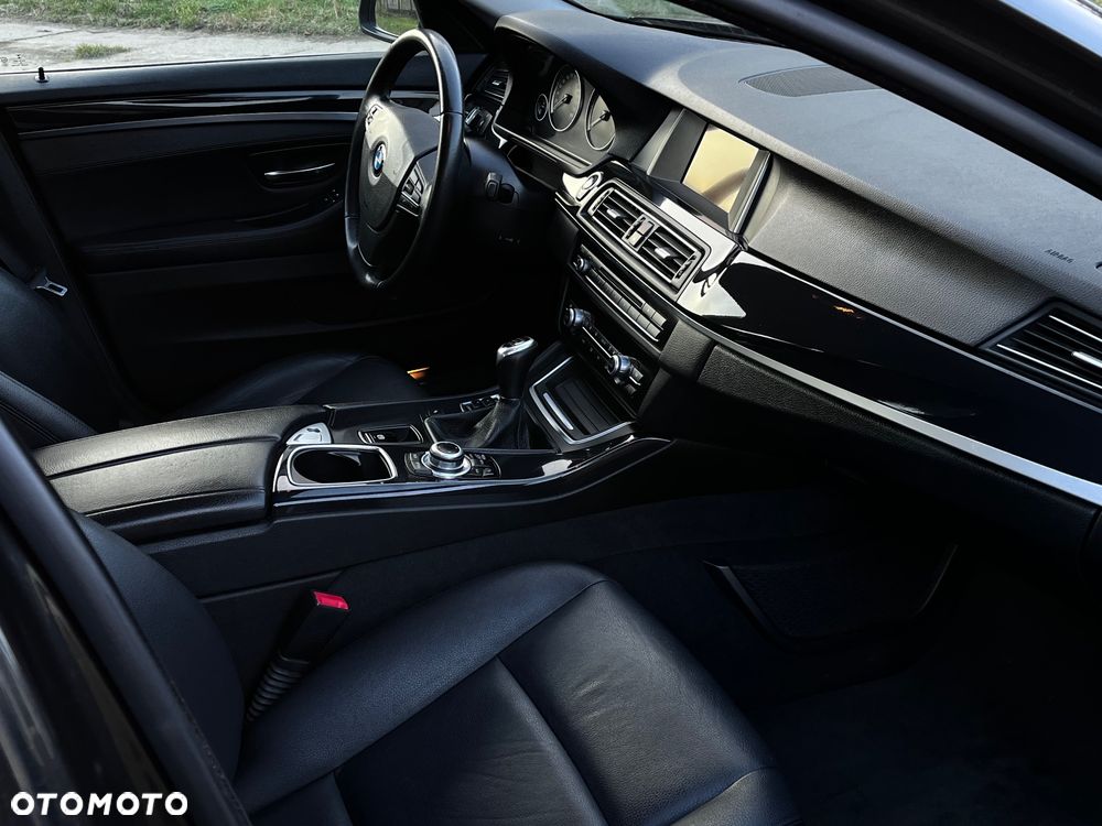 BMW Seria 5 525d - 8