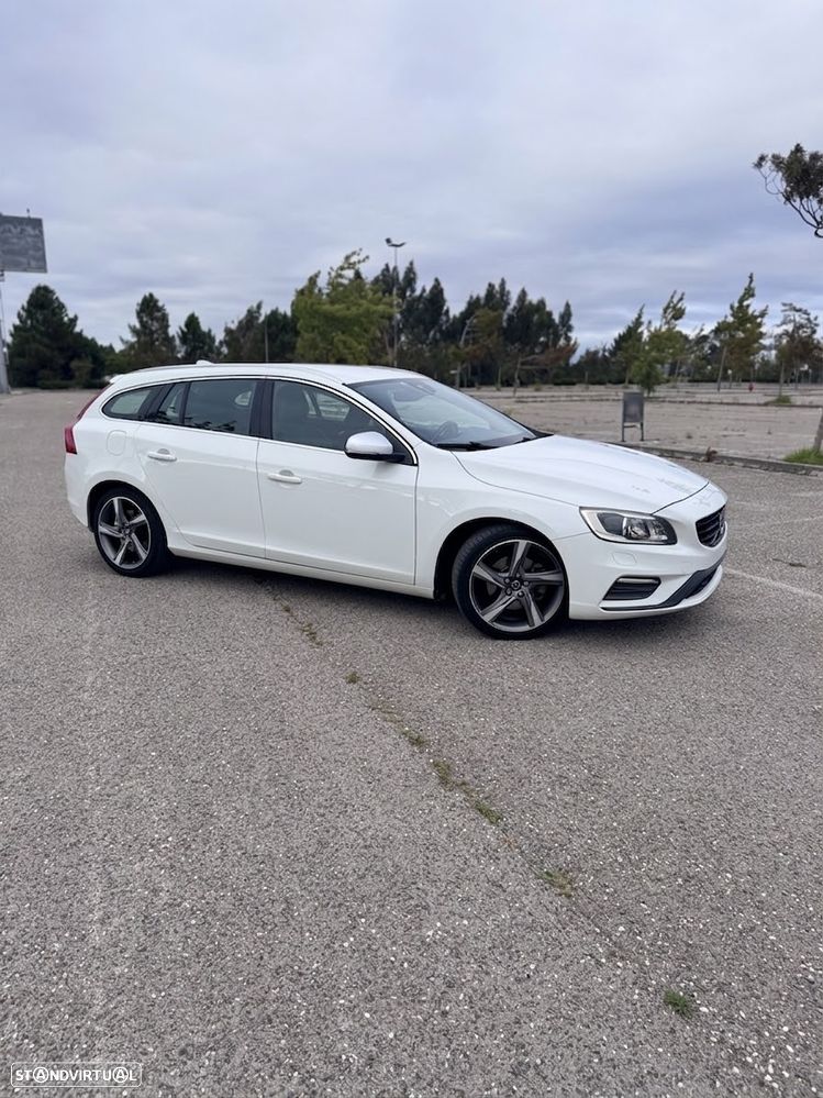 Volvo V60 2.0 D4 R-Design - 8
