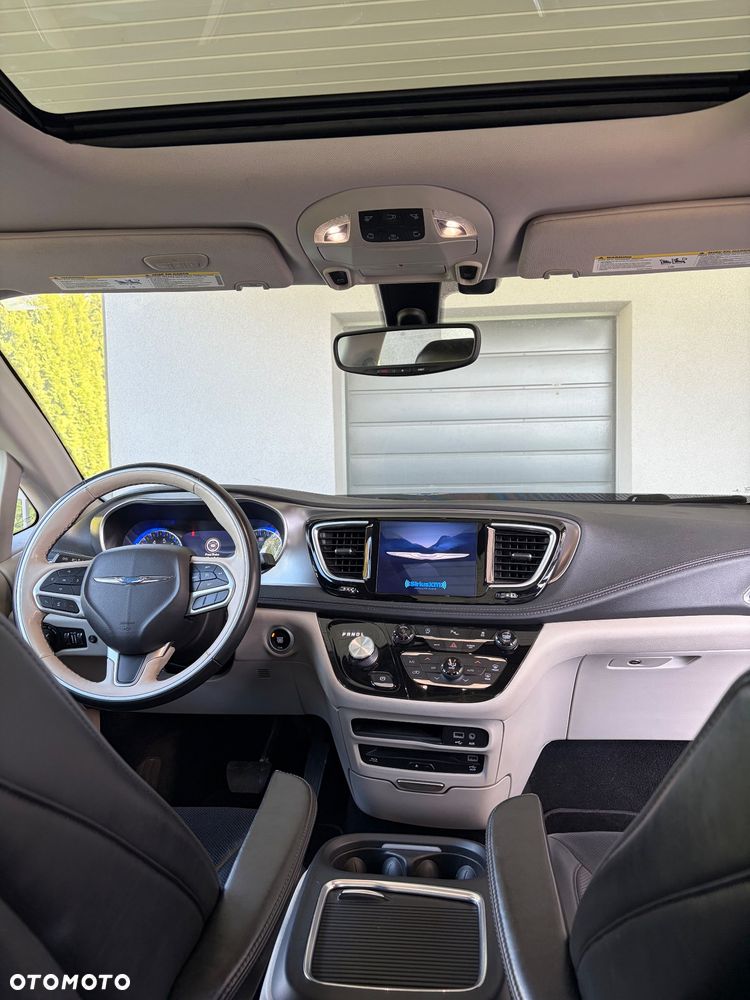 Chrysler Pacifica - 29