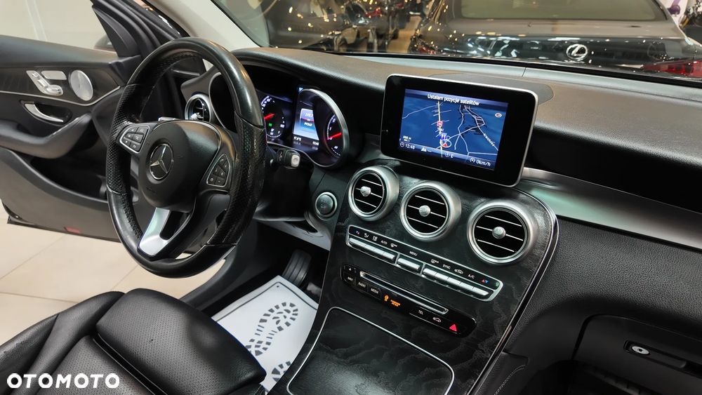 Mercedes-Benz GLC - 36