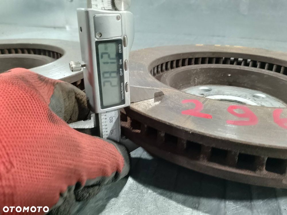 TARCZE HAMULCOWE PRZÓD TOYOTA RAV4 III 2.2 16V D4D - 4