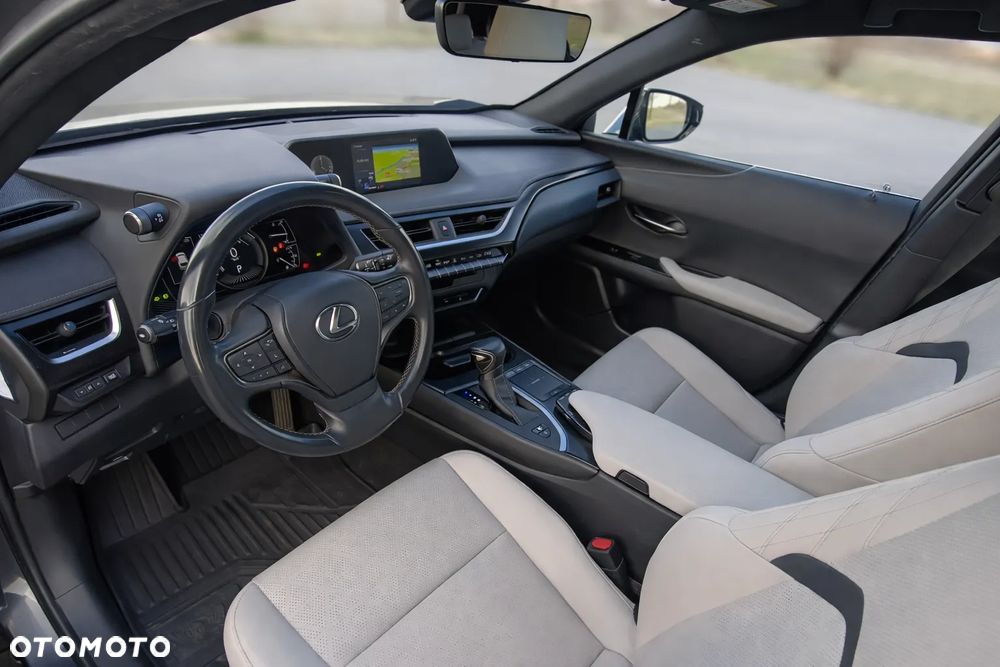 Lexus UX 250h Luxury Line - 15