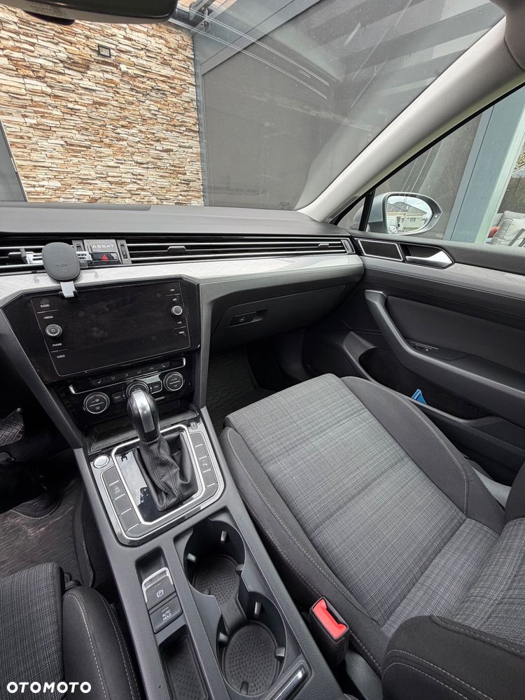 Volkswagen Passat - 27