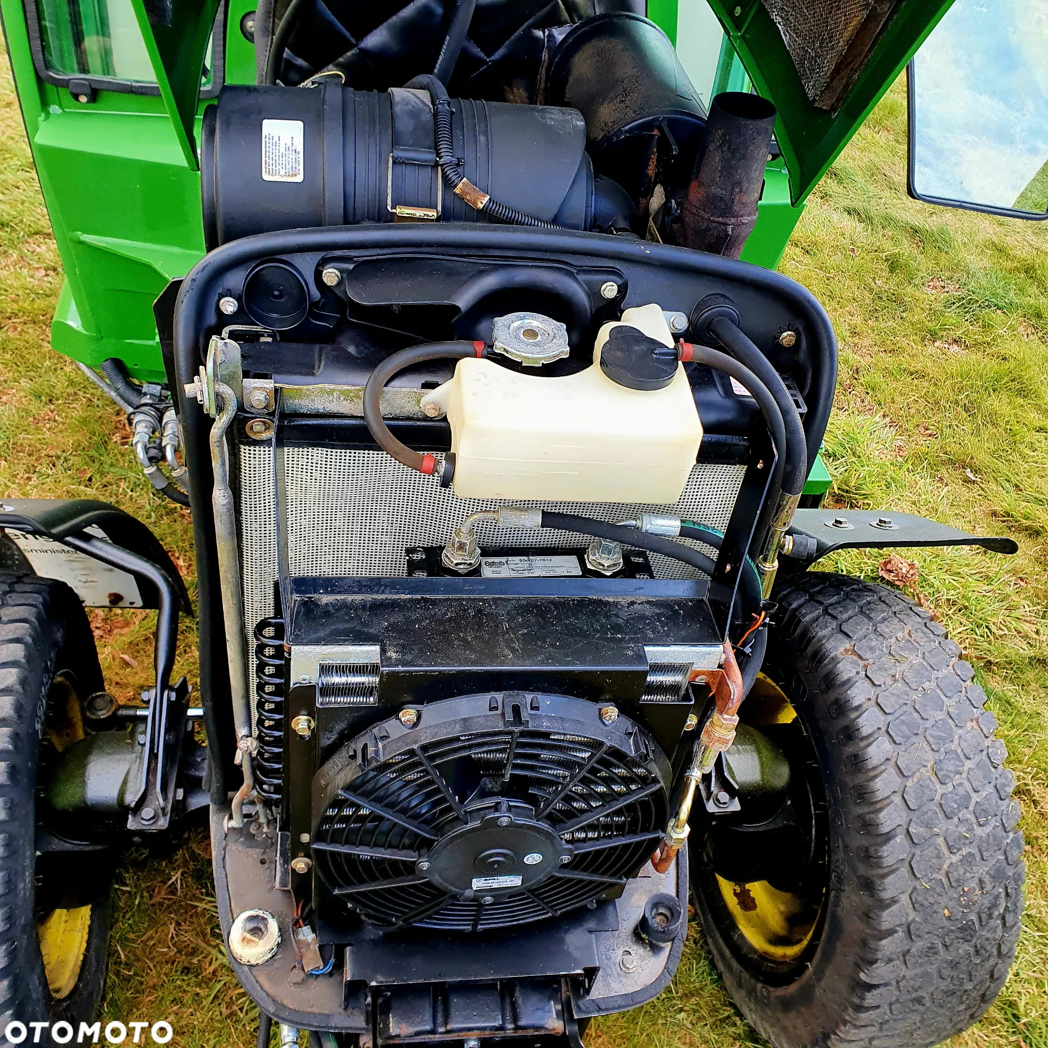 John Deere 3520 - 16