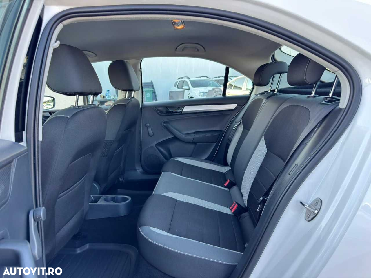 Skoda RAPID - 15