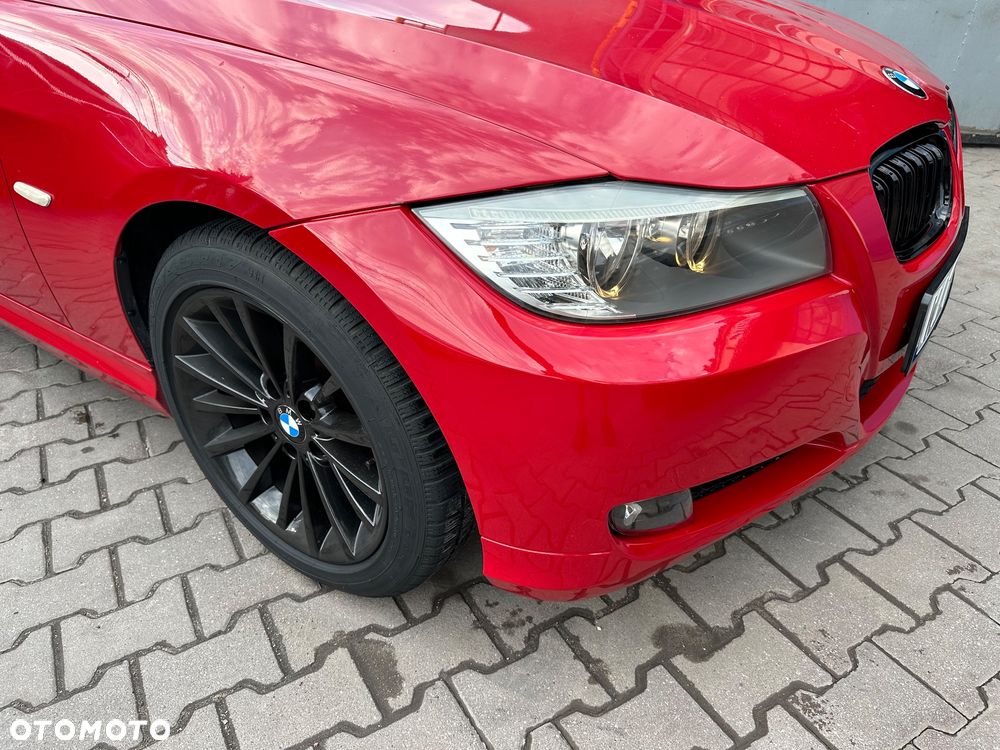 BMW Seria 3 320i Touring - 18