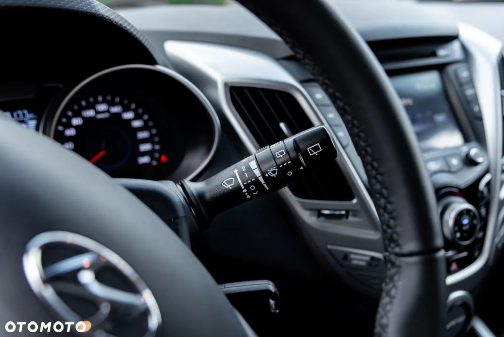 Hyundai Veloster 1.6 Style - 24