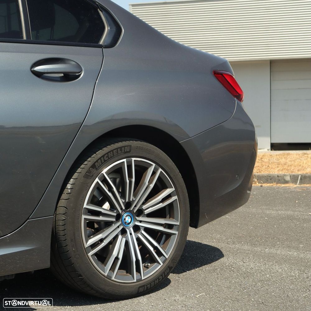 BMW 320 e Pack M Auto - 8