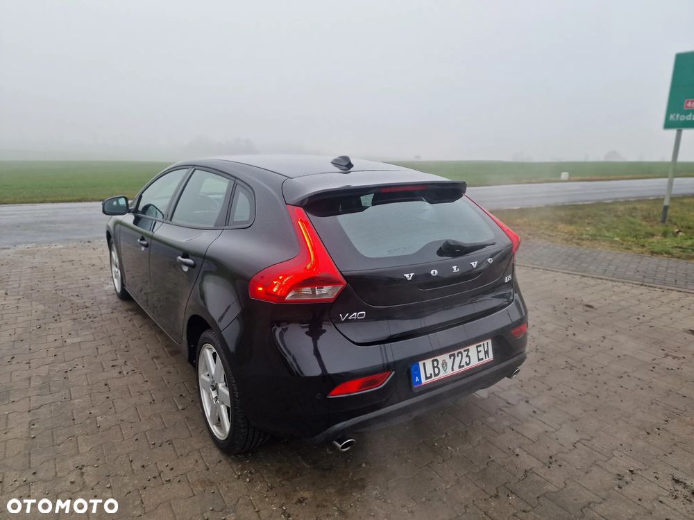 Volvo V40 D3 Geartronic Momentum - 16