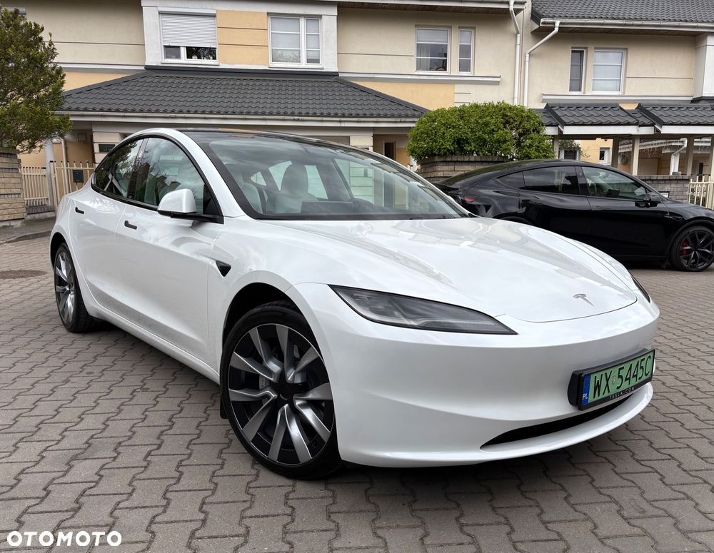 Tesla Model 3 - 5